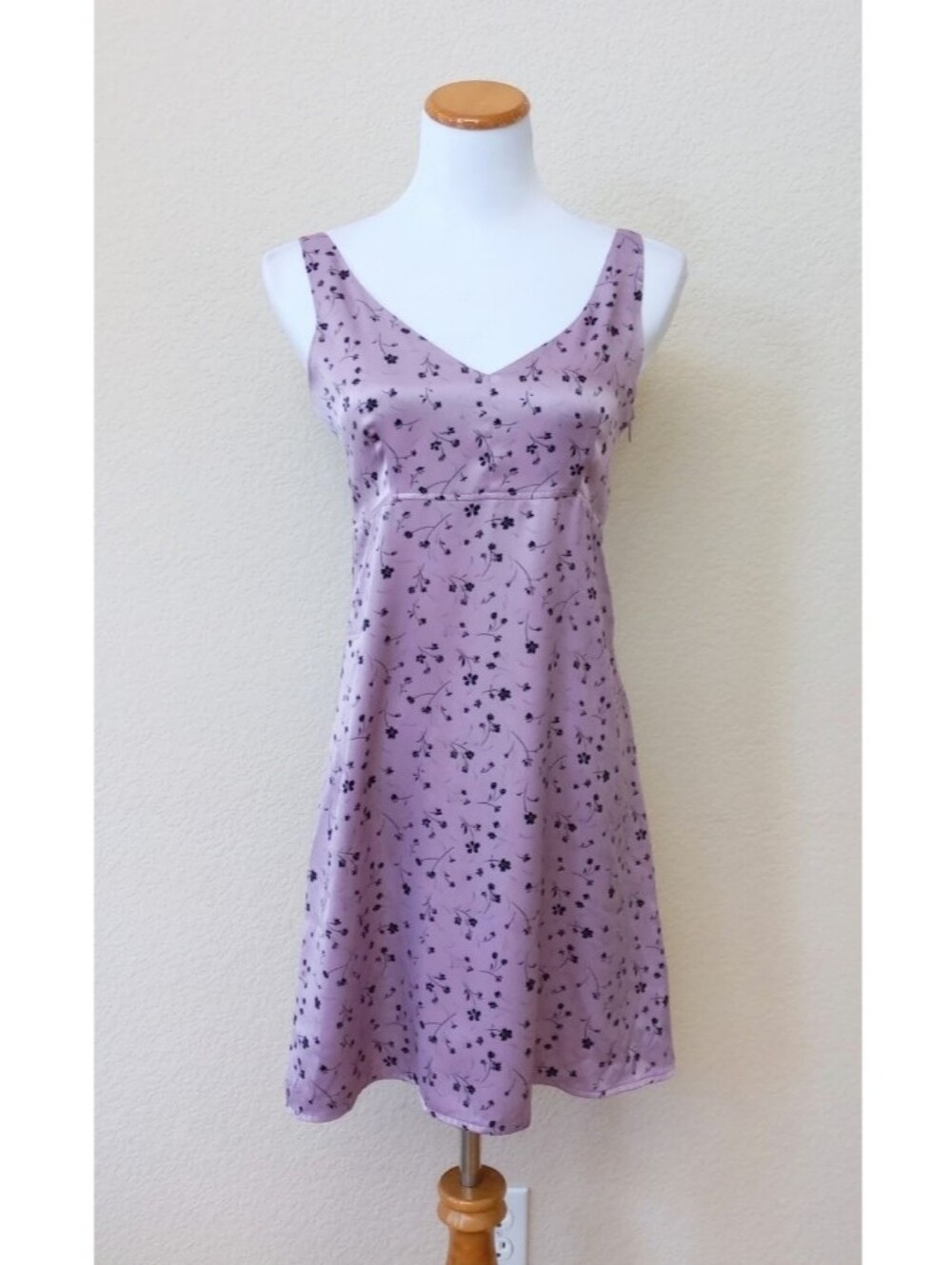 American Eagle vintage Y2K lavender and black floral satin dress